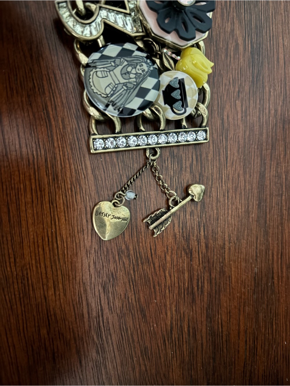 Betsy Johnson Alice in Wonderland bracelet - Picture 2 of 4